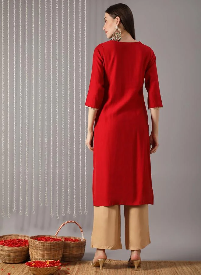 جلو باص كنزة نسائية حمراء بياقة مستديرة مطرزة بتصميم -